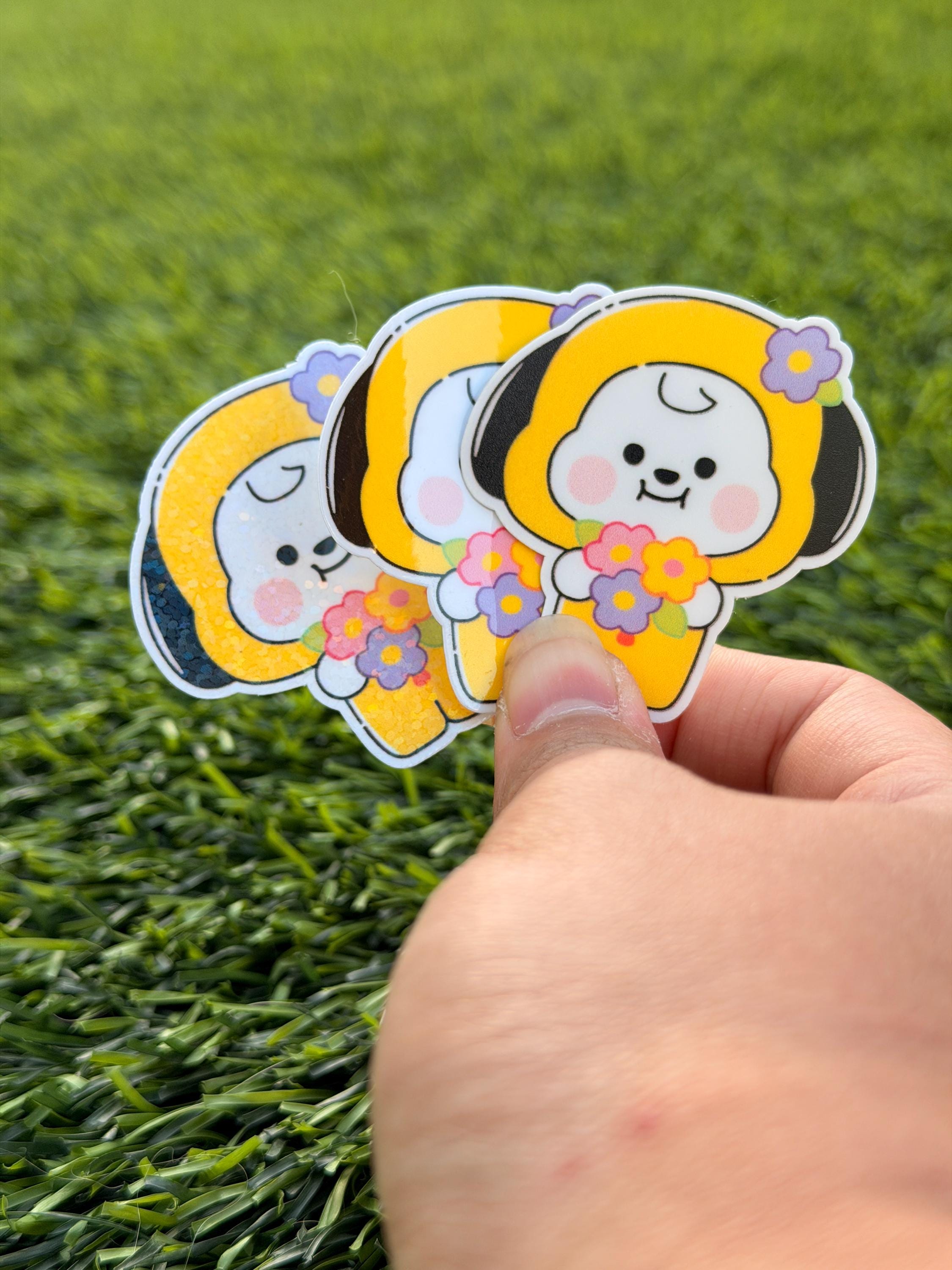 Paquete de pegatinas de K-pop con diseño de flores primaverales | Personajes inspirados en BT21 | 7 pegatinas de vinilo troqueladas impermeables