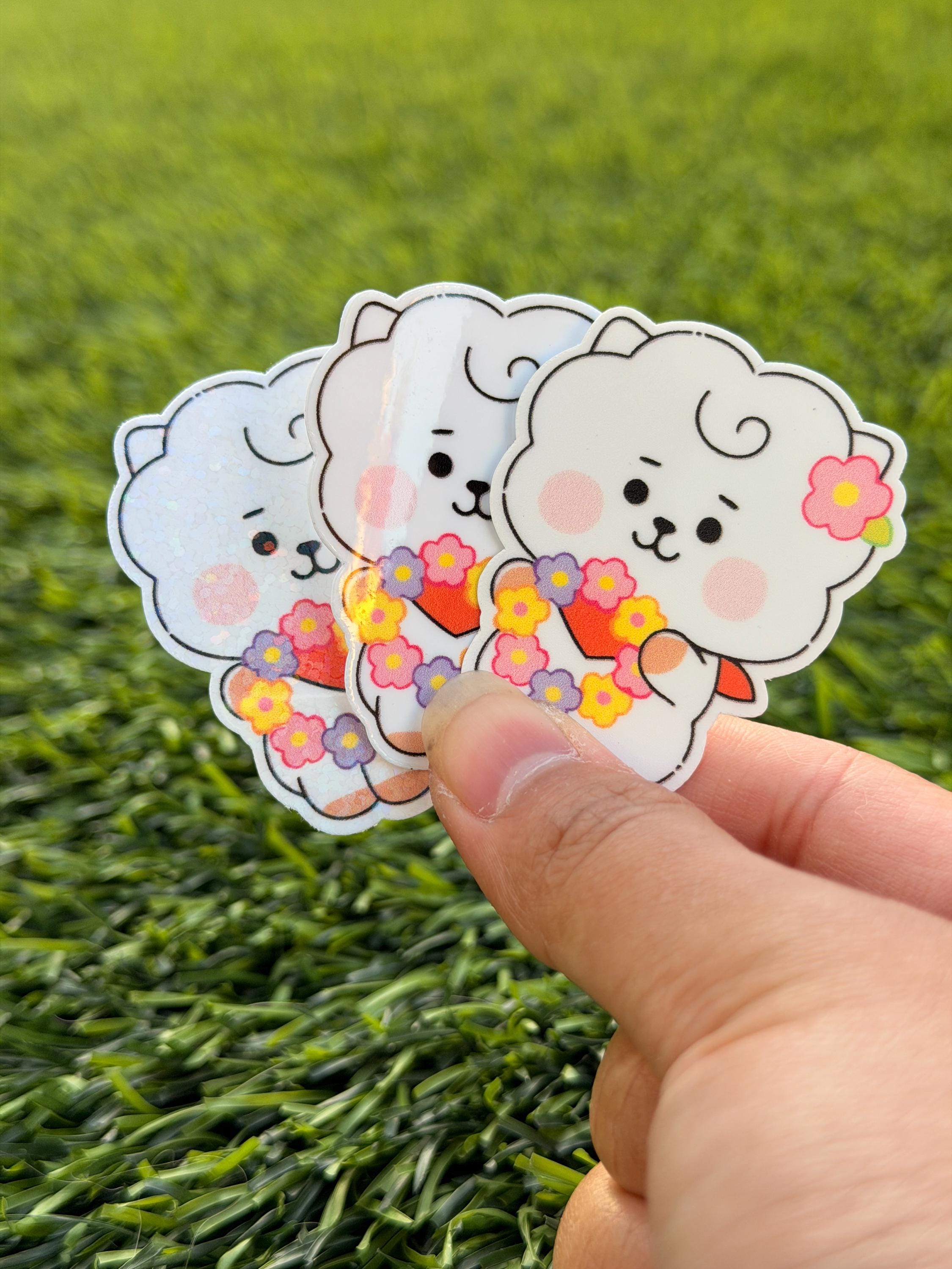 Paquete de pegatinas de K-pop con diseño de flores primaverales | Personajes inspirados en BT21 | 7 pegatinas de vinilo troqueladas impermeables