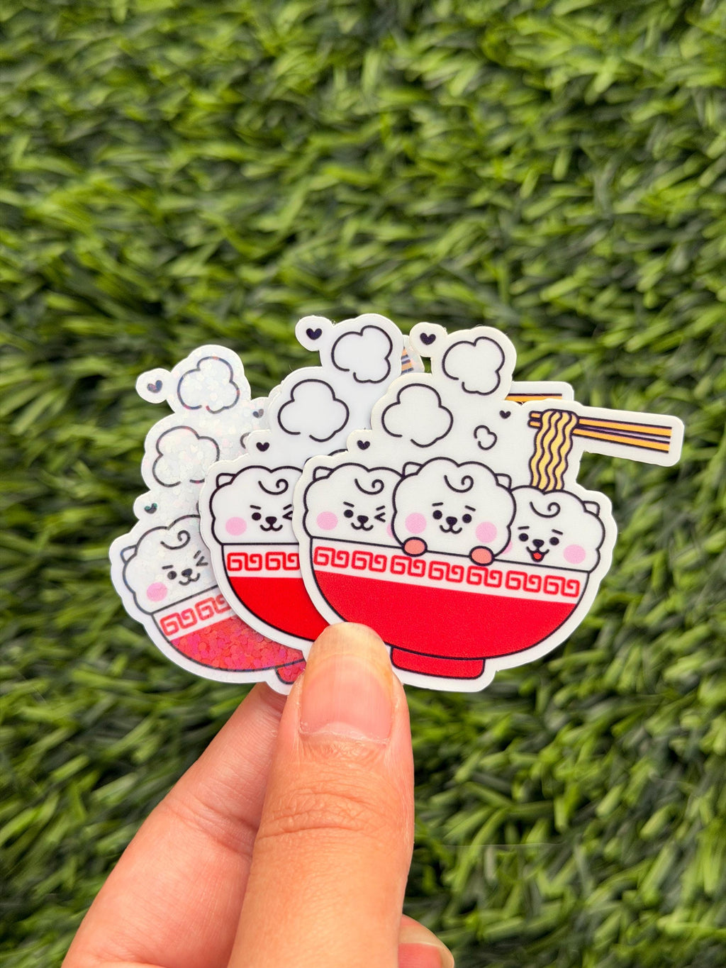 Kpop Ramen Sticker Pack | BT21-inspirierte Charaktere | 7 Stück gestanzte Vinyl-Aufkleber wasserfest