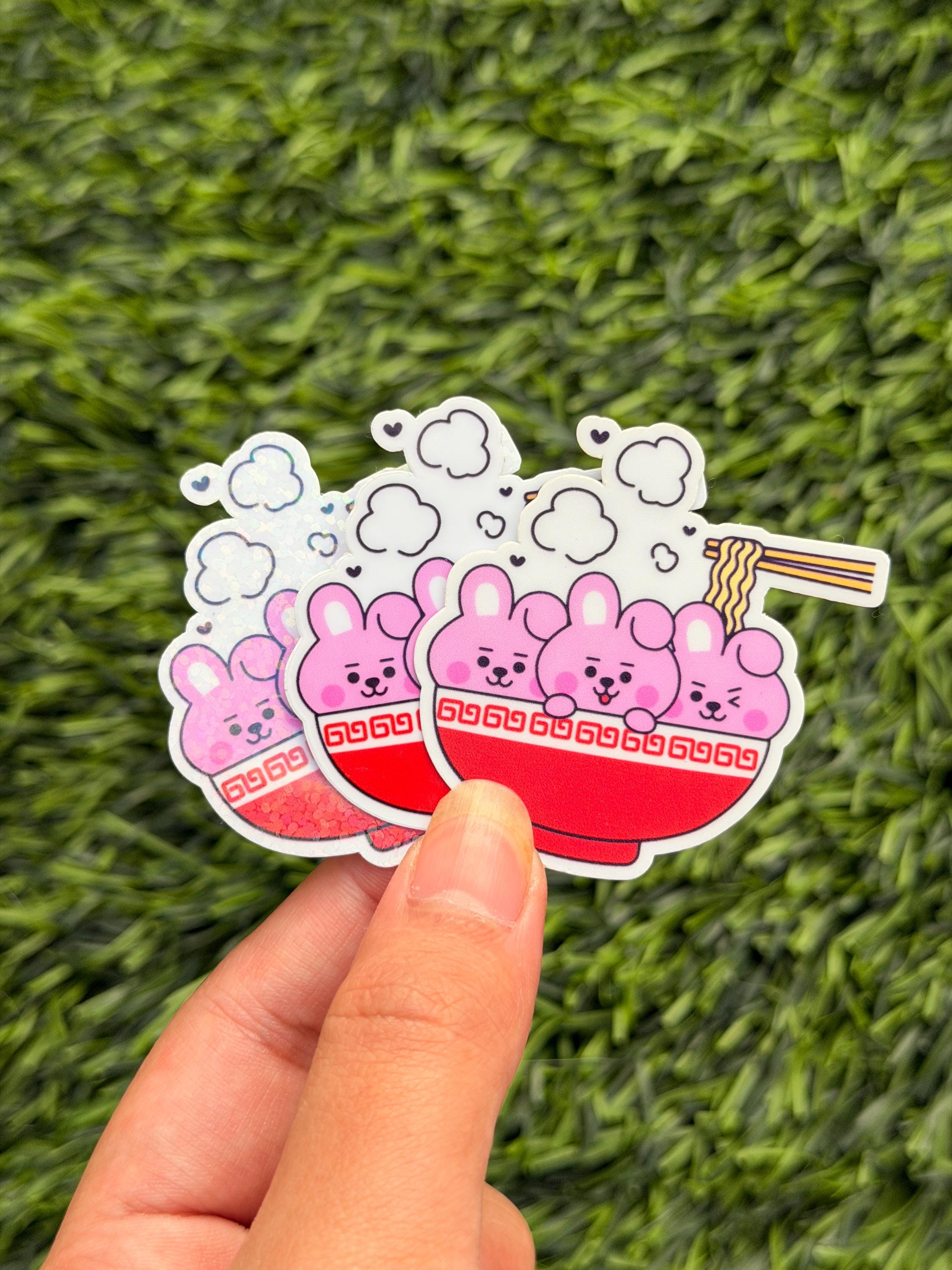 Kpop Ramen Sticker Pack | BT21-inspirierte Charaktere | 7 Stück gestanzte Vinyl-Aufkleber wasserfest