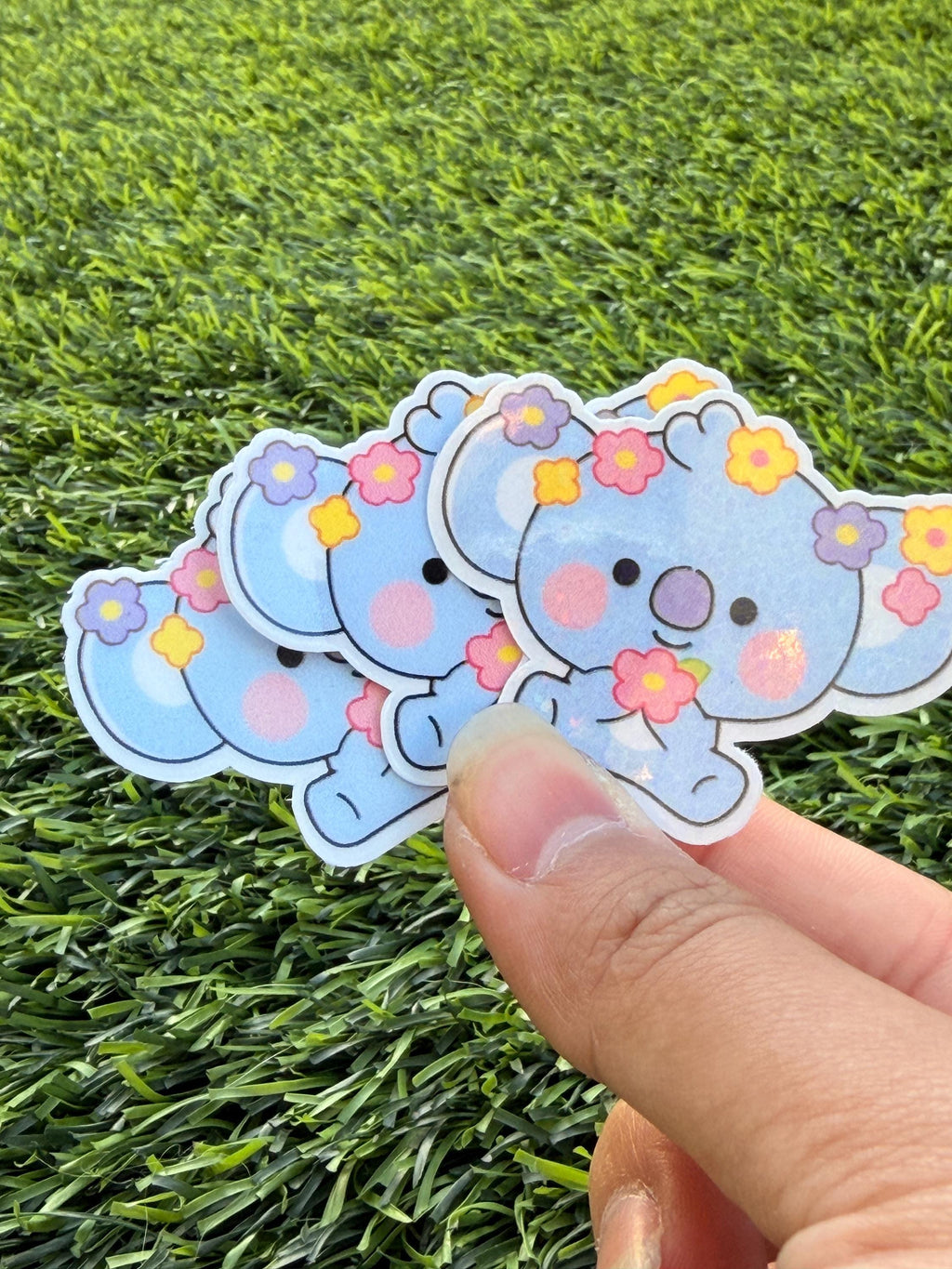 Paquete de pegatinas de K-pop con diseño de flores primaverales | Personajes inspirados en BT21 | 7 pegatinas de vinilo troqueladas impermeables