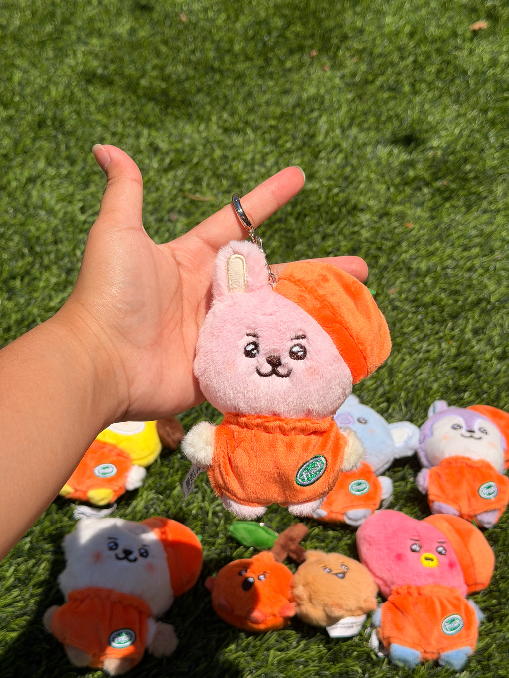 Llavero de peluche KPOP | Serie 2 Colección Naranja | Llavero lindo de personaje Kawaii, mini amuleto de peluche suave, regalo inspirado en BTS