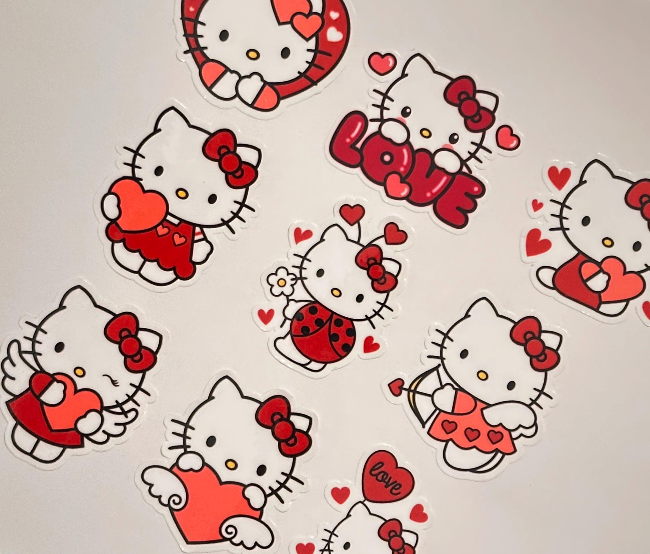 Hello Kitty Herz Sticker Pack | Kawaii Sanrio Sticker | 9er Set Die-Cut Sticker | Holografisch Matt Glänzend | Laptop Trinkflaschen Aufkleber